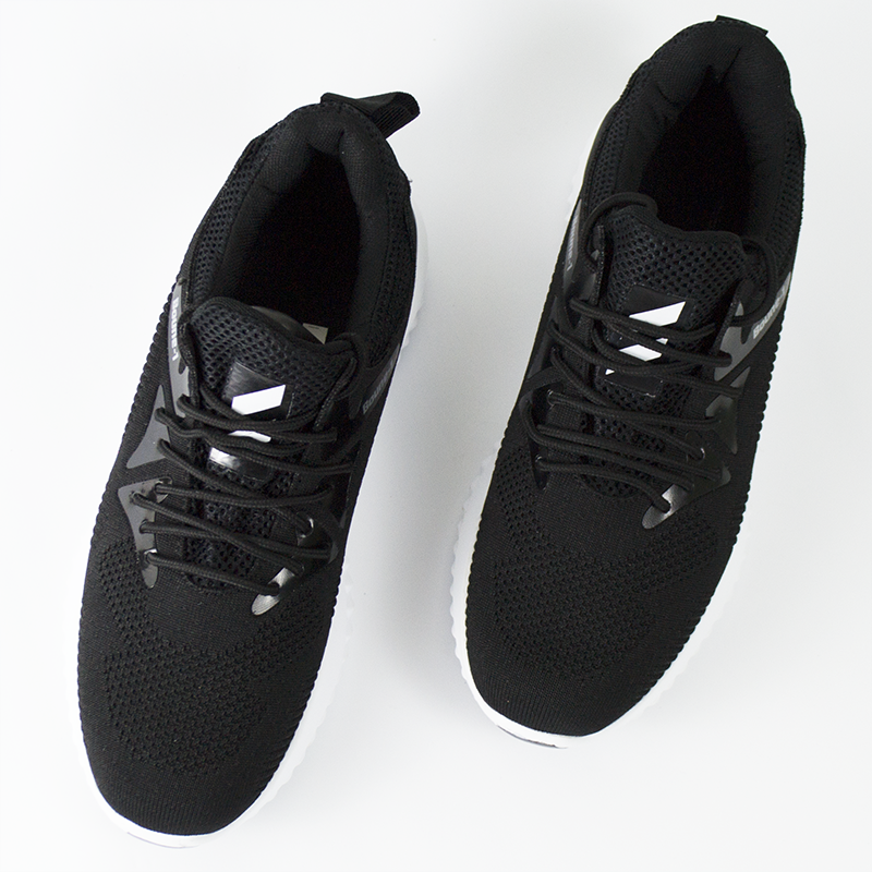 Чорні чоловічі кросівки